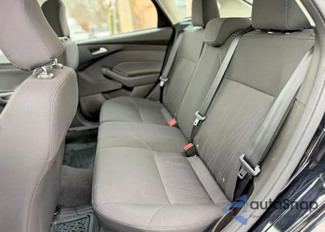 2016 Ford Focus Se z USA, uszkodzony, nr VIN 1FADP3KE0GL371522